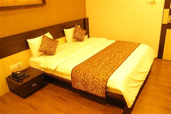 Princess Hotell Ankleshwar Exteriör bild
