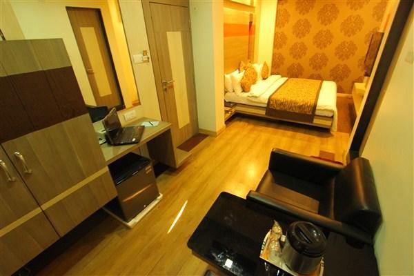 Princess Hotell Ankleshwar Exteriör bild