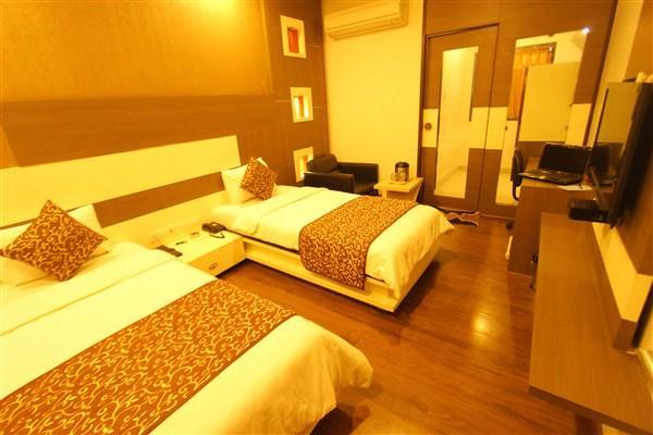 Princess Hotell Ankleshwar Exteriör bild