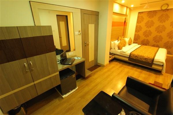 Princess Hotell Ankleshwar Exteriör bild