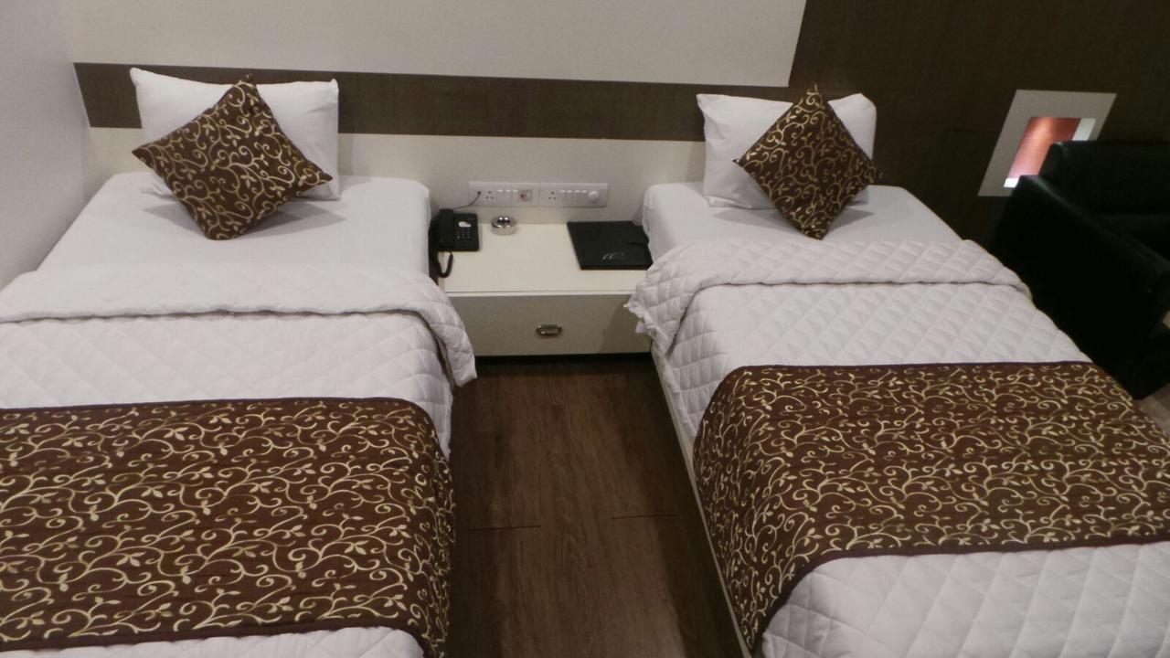 Princess Hotell Ankleshwar Exteriör bild