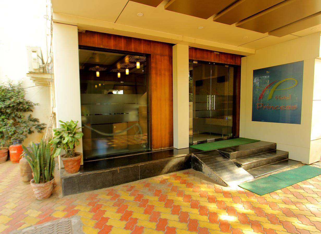 Princess Hotell Ankleshwar Exteriör bild