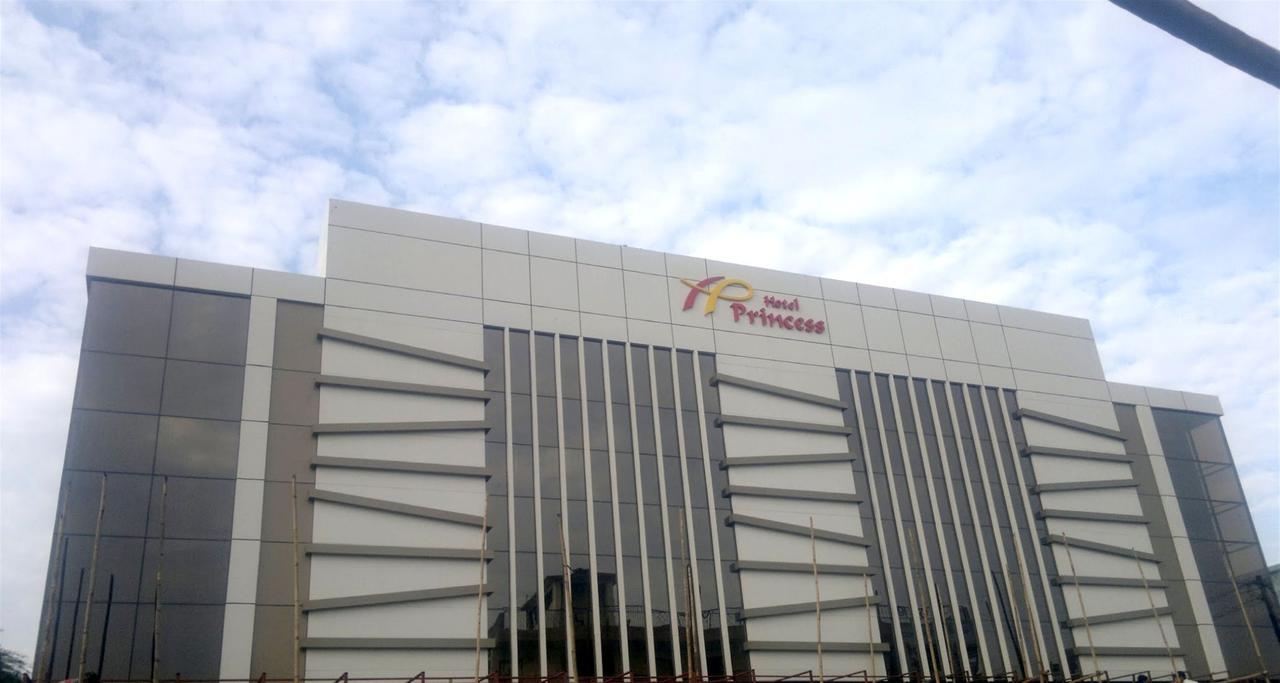 Princess Hotell Ankleshwar Exteriör bild